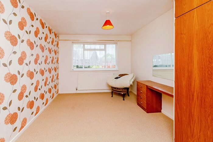 2 Bedroom Semi-Detached Bungalow For Sale In Maple Leaf Road, Wednesbury, WS10
