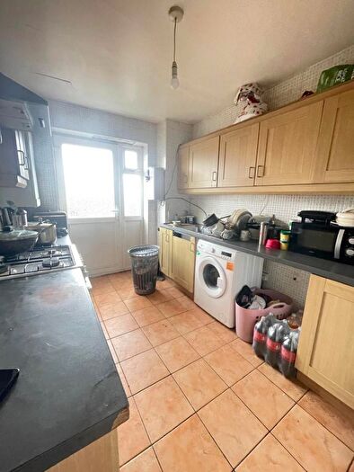 3 Bedroom Flat To Rent In Stanwell, Staines Upon Thames, TW19