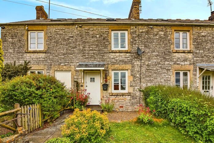 2 Bedroom Cottage For Sale In Shoscombe, Bath, BA2