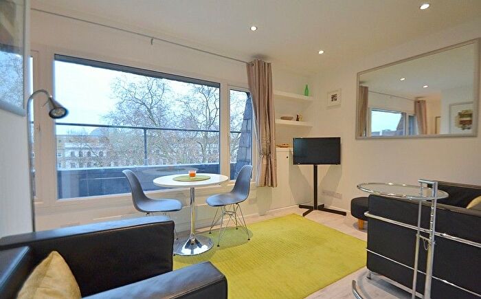 Studio To Rent In Kensington Gardens Square, Bayswater, London, W2