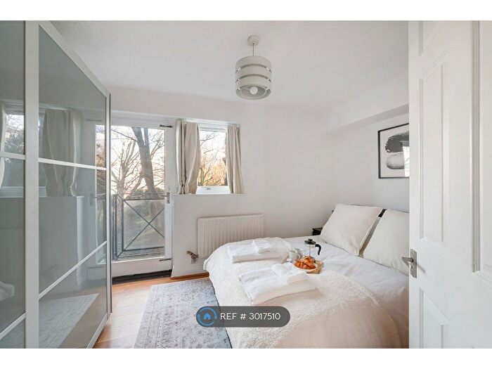 2 Bedroom Maisonette To Rent In Undine Road, London, E14