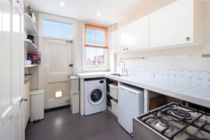 1 Bedroom Flat To Rent In Brooksby`s Walk, Hackney, London, E9