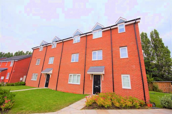 2 Bedroom Apartment To Rent In Electric Way, Birmingham, B11