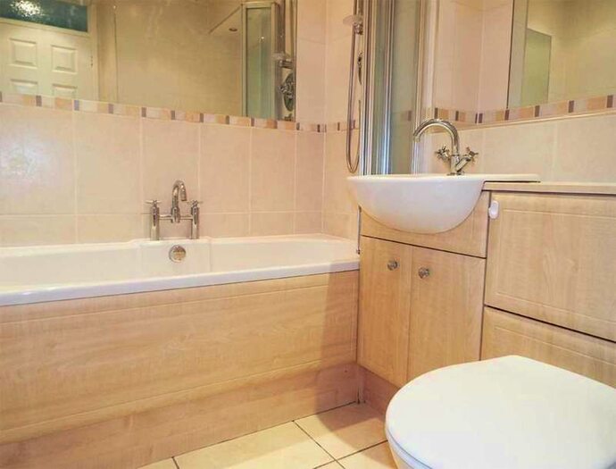 2 Bedroom Apartment To Rent In Edith Cliff Walk, New Moston, M40