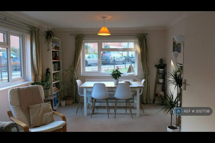 2 Bedroom Flat To Rent In Greenhill Road, Winchester, SO22