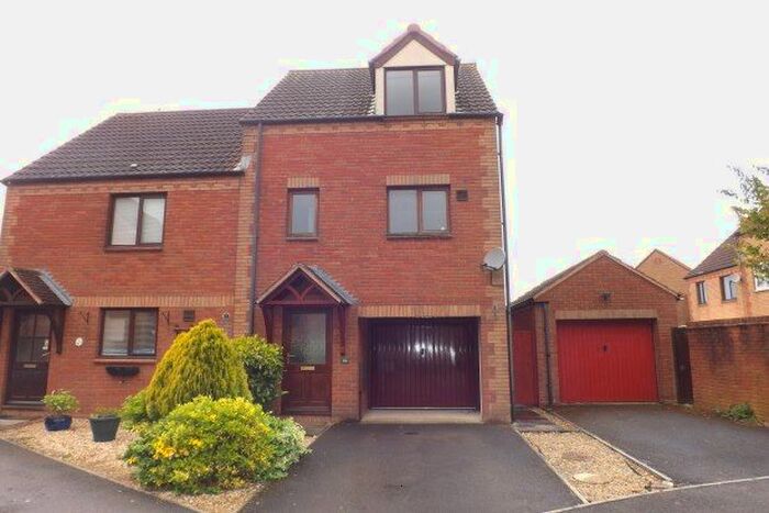 2 Bedroom Property To Rent In Lea Close, Swindon, SN25