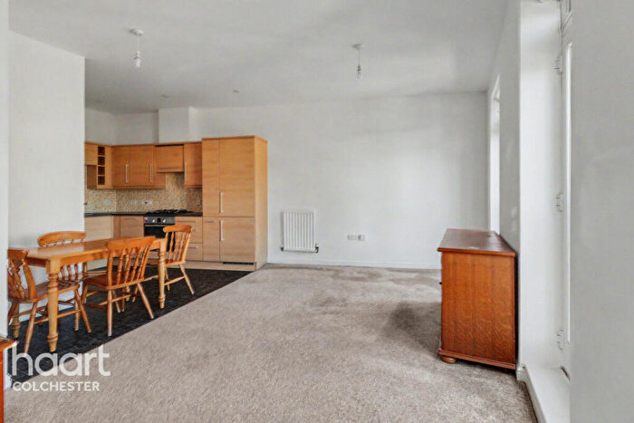 3 Bedroom Apartment To Rent In Circular Road South, Colchester, CO2