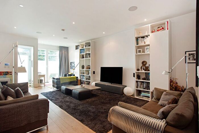 3 Bedroom End Of Terrace House For Sale In Osiers Road, Putney, London, SW18