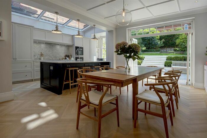 5 Bedroom Property To Rent In Platts Lane, Hampstead NW3