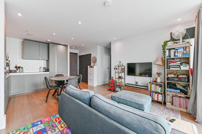 2 Bedroom Flat For Sale In High Street, Croydon, CR0