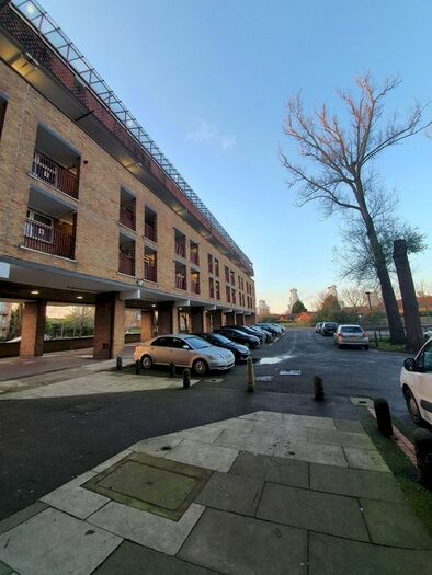 1 Bedroom Flat To Rent In Whinchat Road, London, SE28