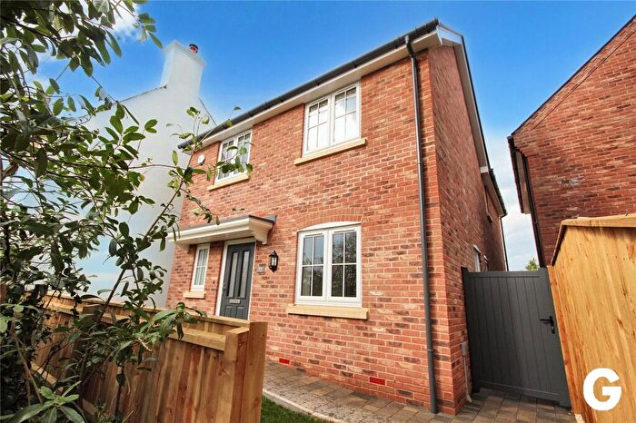 3 Bedroom Detached House For Sale In Christchurch Road, Ringwood, Hampshire, BH24