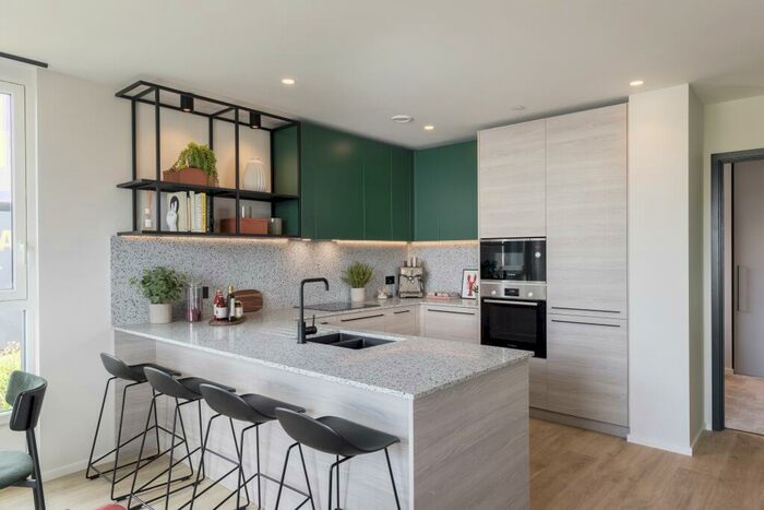 1 Bedroom Apartment For Sale In Heron Wharf, Poplar, E14