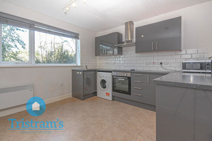 2 Bedroom Apartment To Rent In Flat, Chelsea Street, New Basford, NG7