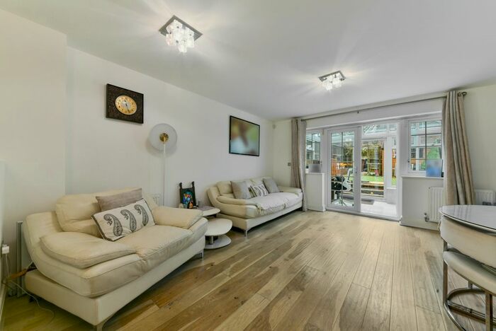 3 Bedroom Terraced House To Rent In Watford Road, Elstree, Borehamwood, WD6