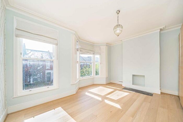 4 Bedroom House To Rent In Gresley Road, Whitehall Park, N19