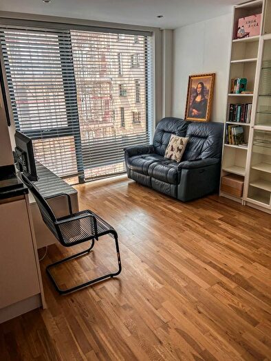 1 Bedroom Flat To Rent In Bruce Court, London ., W5