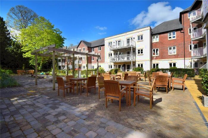 2 Bedroom Apartment For Sale In Bath Road, Devizes, Wiltshire, SN10