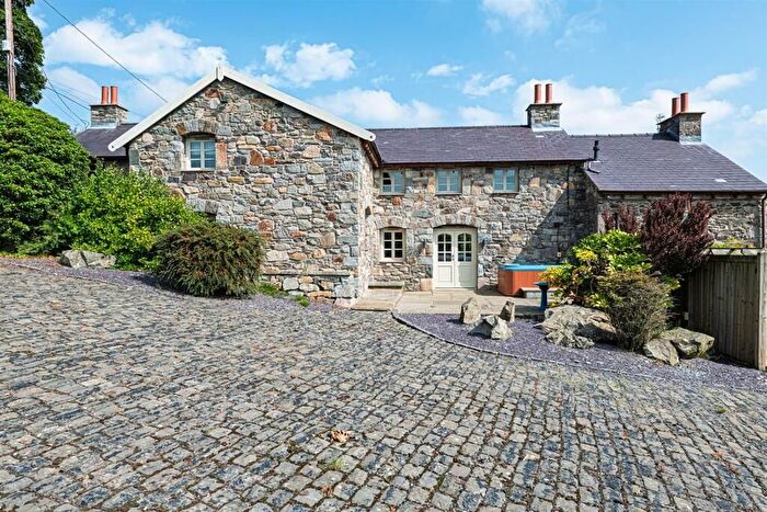 5 Bedroom Farmhouse To Rent In Dinbych, LL16