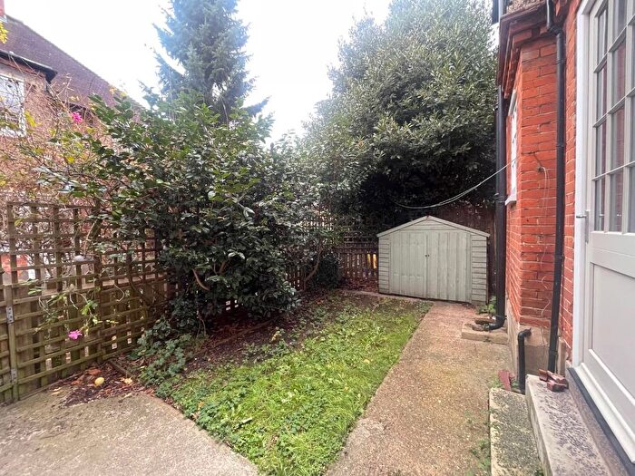 2 Bedroom Flat To Rent In Dekker Road, London, SE21