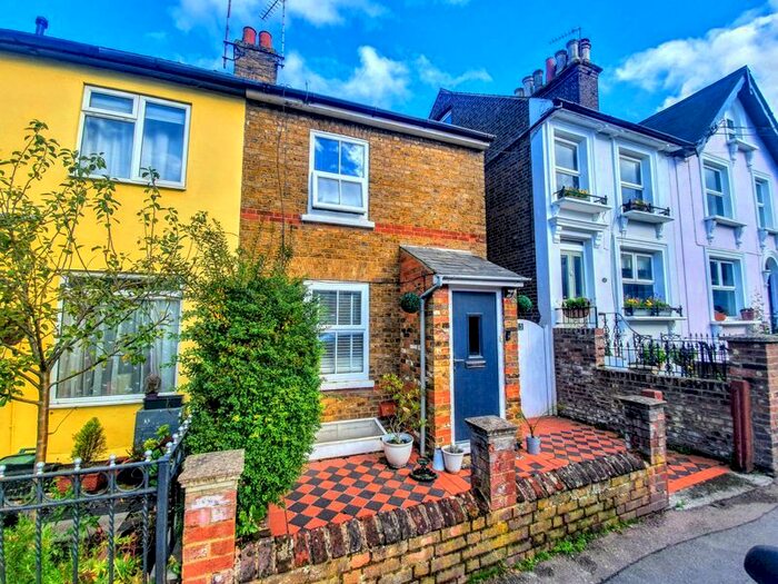 2 Bedroom Property To Rent In Langdon Street, Tring HP23