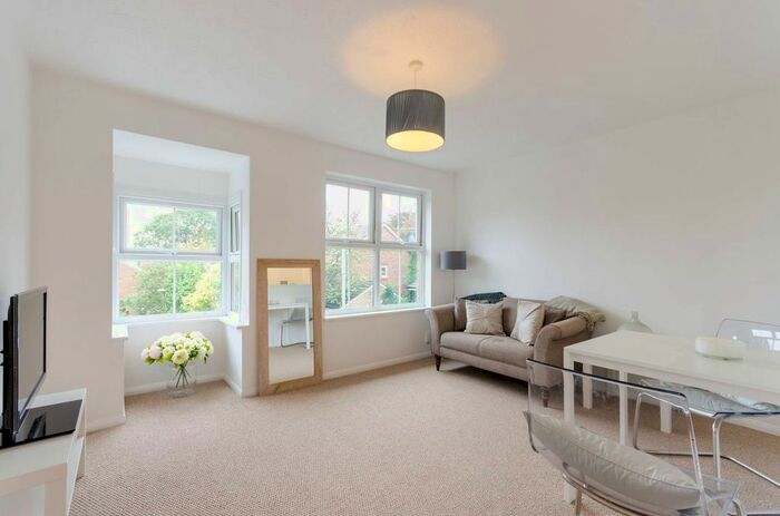 1 Bedroom Flat To Rent In Windmill Rise, Kingston, Kingston Upon Thames, KT2