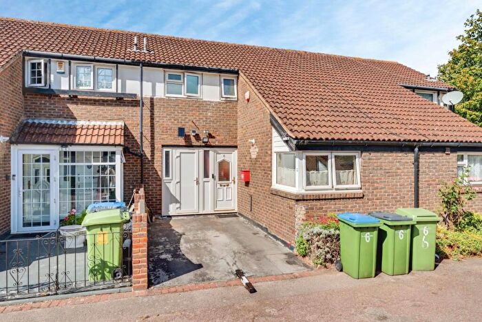 2 Bedroom Terraced House For Sale In Whimbrel Close, SE28