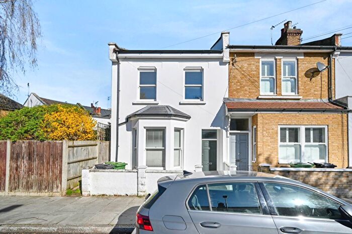 4 Bedroom End Terrace House For Sale In Cobbold Road, Shepherds Bush, W12