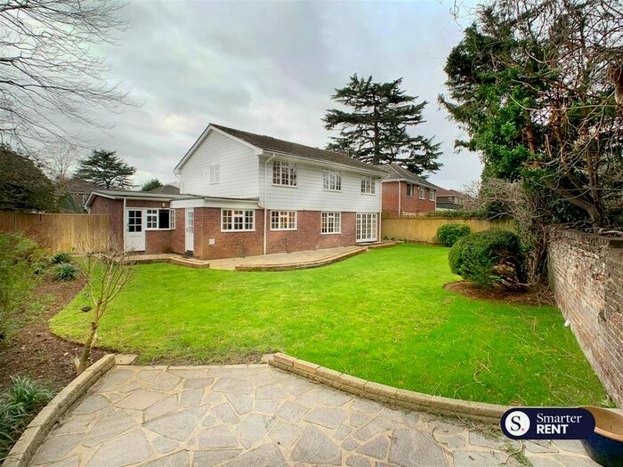 4 Bedroom Property To Rent In Marrowells, Weybridge, KT13