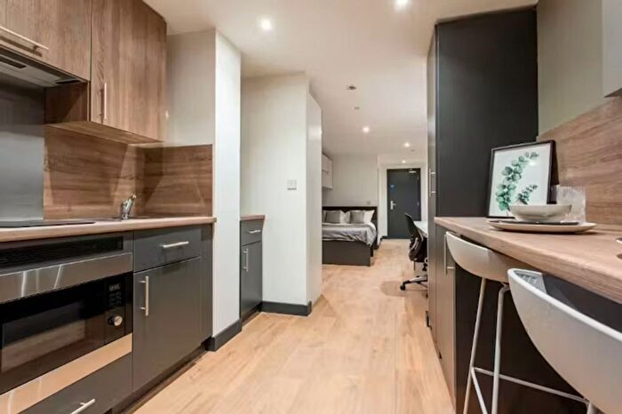 1 Bedroom Flat To Rent In Students - Innovo House, Devon Street, L3