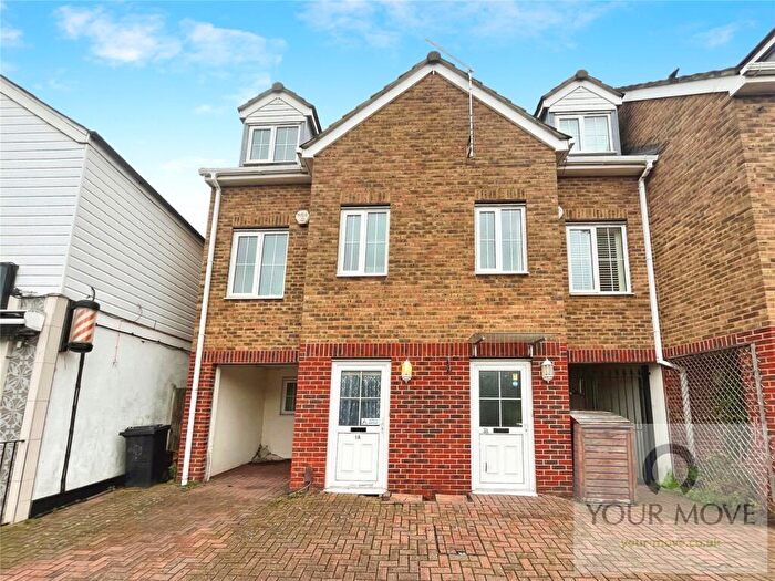 3 Bedroom End Of Terrace House For Sale In Chatterton Road, Bromley, BR2
