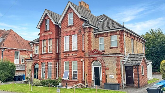 1 Bedroom Apartment To Rent In Balmoral Road, Lower Parkstone, BH14