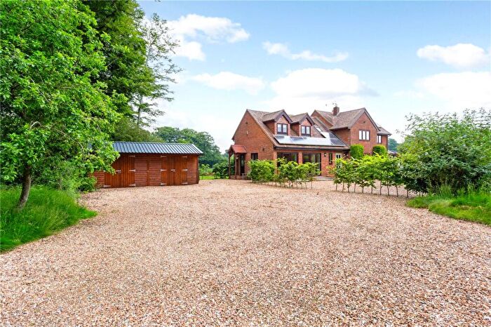 4 Bedroom Detached House For Sale In Holt End Lane, Bentworth, Alton, Hampshire, GU34