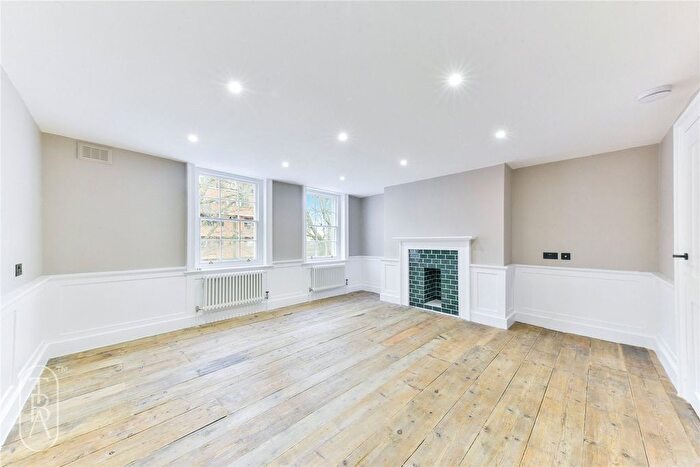 2 Bedroom Flat To Rent In Cable Street, London, E1