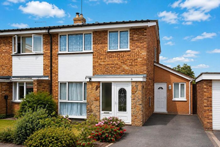 3 Bedroom Semi Detached House For Sale In Archers Close, Northampton, NN2