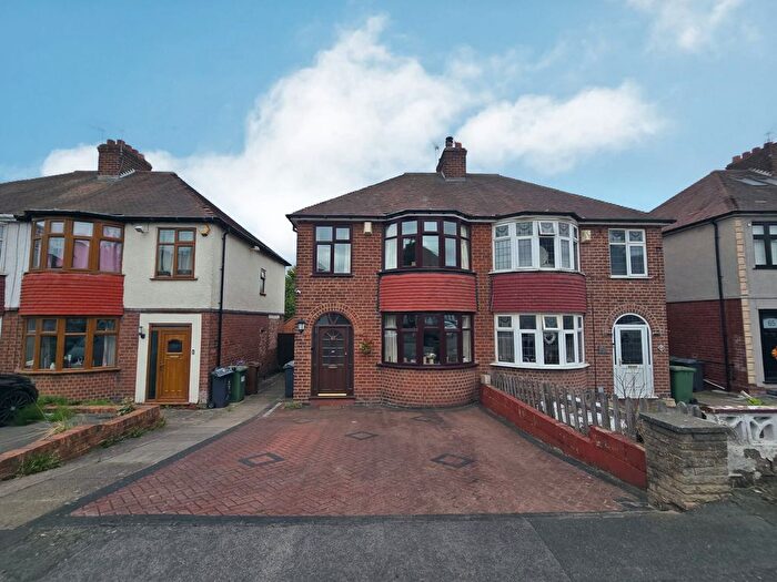 3 Bedroom Semi-detached House For Sale In Wrexham Avenue, Walsall, WS2