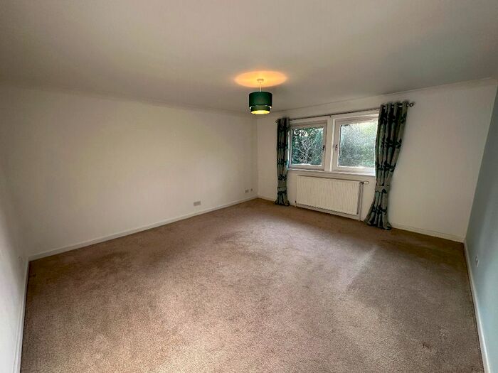 2 Bedroom Flat To Rent In Ballinard Gardens, Broughty Ferry, Dundee, DD5