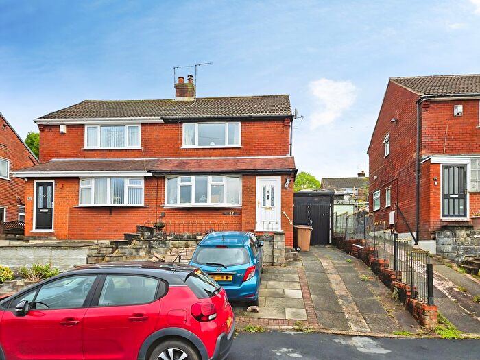 3 Bedroom Semi-Detached House For Sale In Crediton Avenue, Bradeley, Stoke-On-Trent, ST6