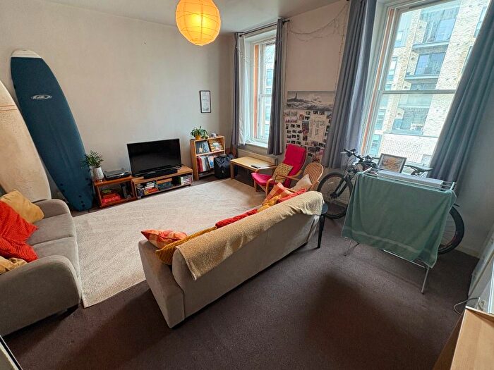 3 Bedroom Flat To Rent In Bellgrove Street, Dennistoun, Glasgow, G31