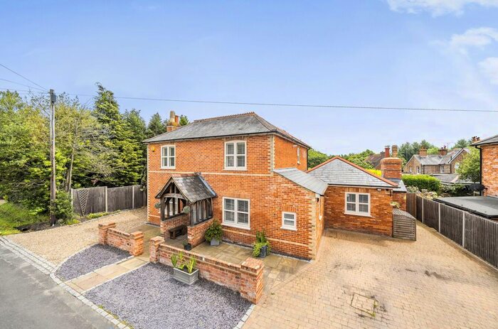 3 Bedroom Detached House For Sale In Worplesdon, Guildford, Surrey, GU3
