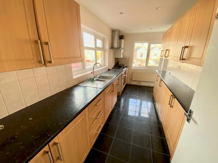 5 Bedroom Flat To Rent In Kingston Road, Poole, Dorset, BH15