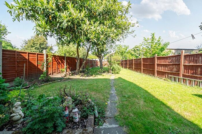 4 Bedroom End Terrace House To Rent In Clarence Crescent, Clapham, London, SW4