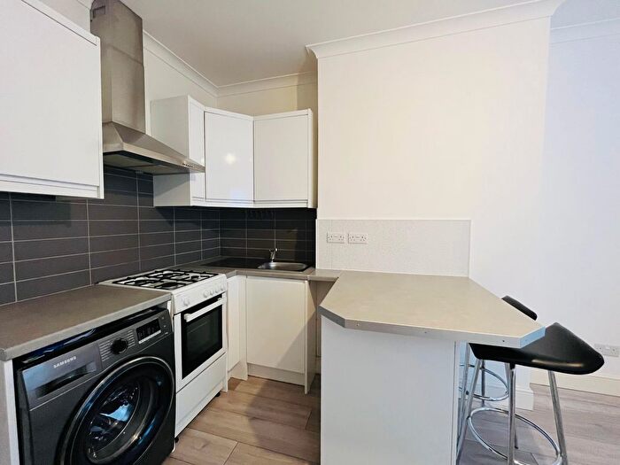 1 Bedroom Flat To Rent In Gowan Road, Willesden Green, NW10