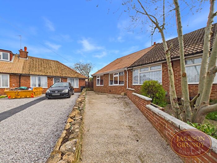 2 Bedroom Semi Detached Bungalow For Sale In The Avenue, Kingsthorpe, NN2