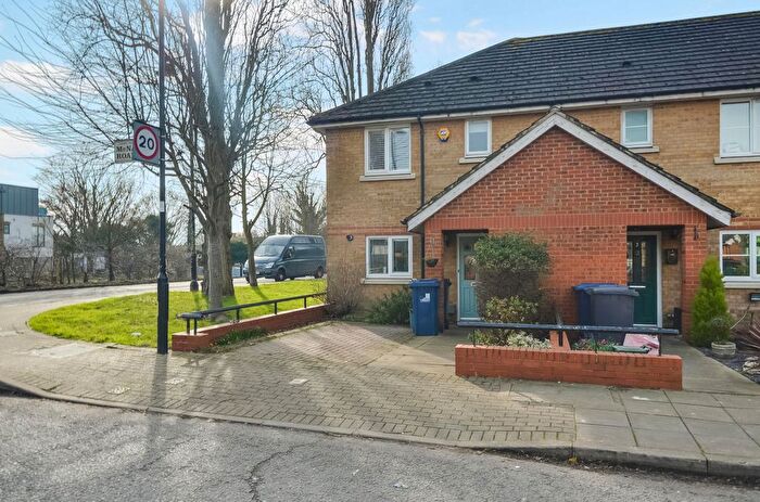 3 Bedroom Semi-Detached House For Sale In Mcnair Road, Southall, UB2