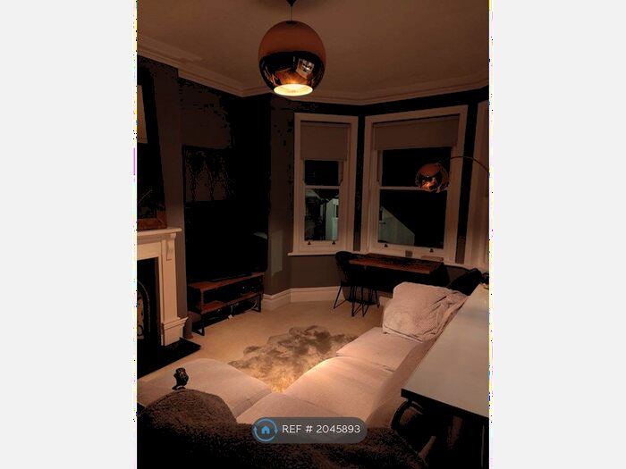 2 Bedroom Flat To Rent In York Road, Guildford, GU1