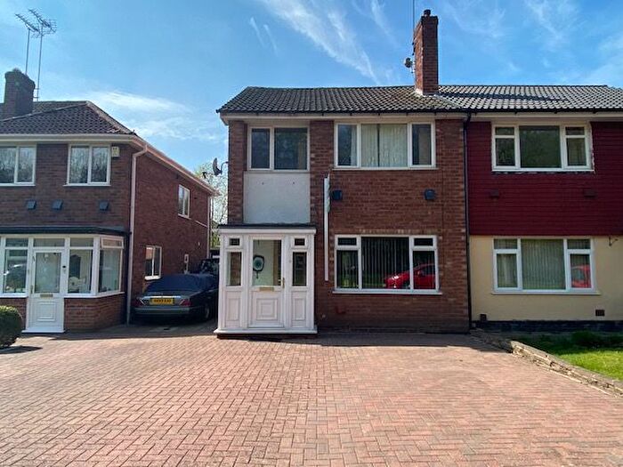 4 Bedroom Semi-Detached House To Rent In Stanhurst Way, West Bromwich, B71