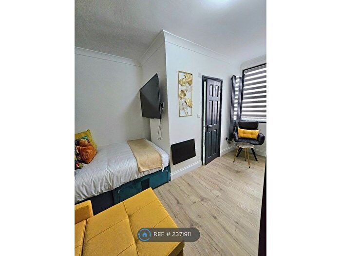 Studio To Rent In Callcott Road, London, NW6