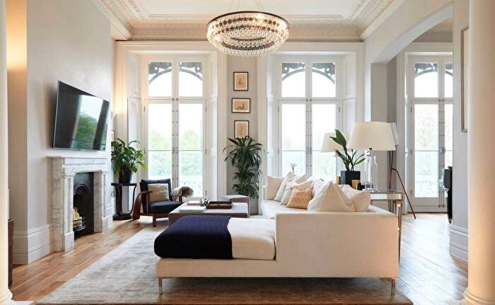 3 Bedroom Flat For Sale In Thornton Place, London, SW4