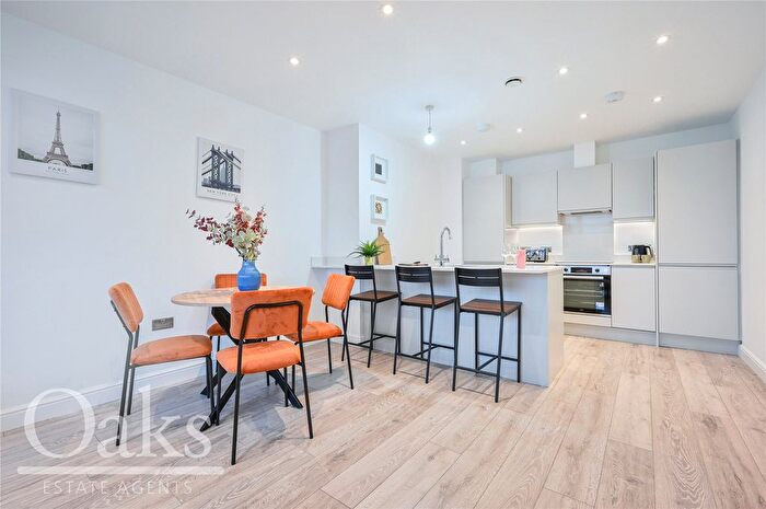 3 Bedroom Flat To Rent In Portland Road, London, SE25